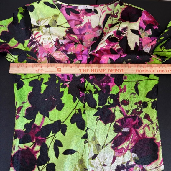 Natori Top Blouse Women's L Twist Neck Black Green Pink Floral Silky 3/4 Sleeve - Picture 7 of 13